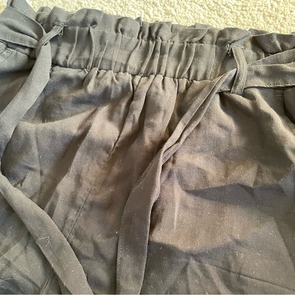 black paper bag shorts from ardene - Picture 2 of 7